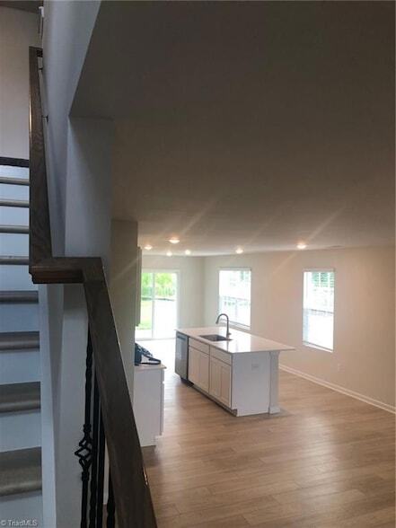 Building Photo - 1747 Mallard Dr