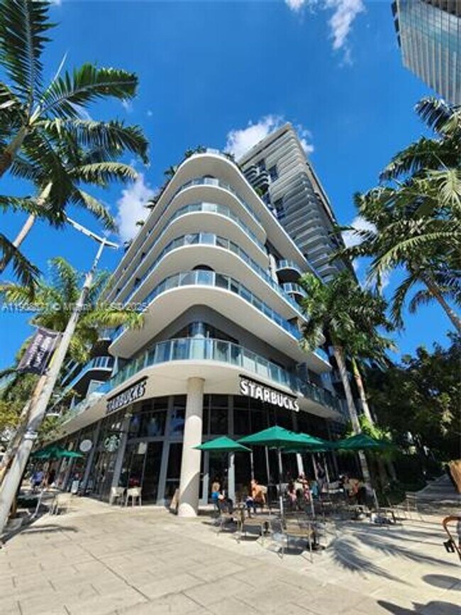 Building Photo - 121 NE 34th St