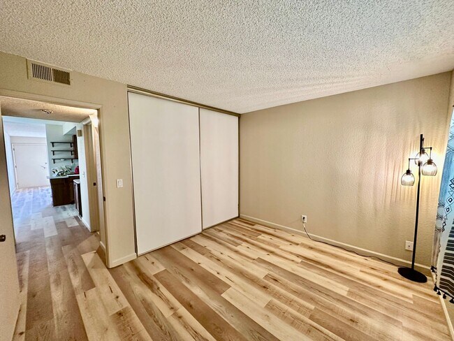 Building Photo - 2 BEDROOM 1 BATH HOME IN 55+ SENIOR COMMUNITY