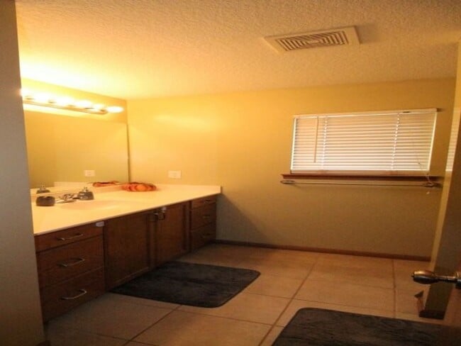 Building Photo - Italian Estates Property Management