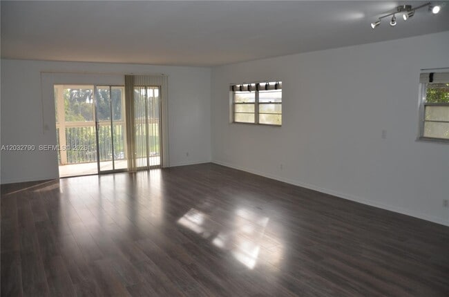 Building Photo - 12600 SW 5th Ct