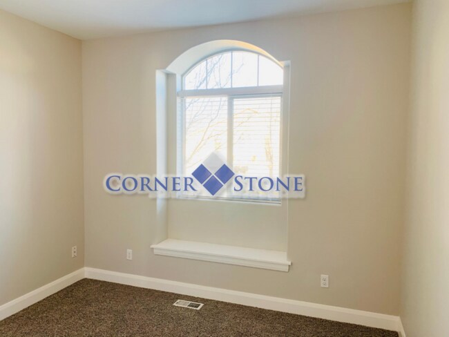 Building Photo - Wonderful Home In Middleton with 3 Car Garage!