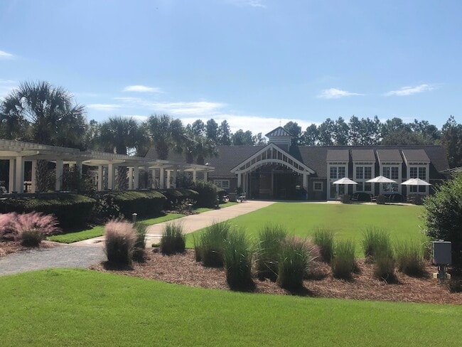 Building Photo - 117 Roundwood Dr