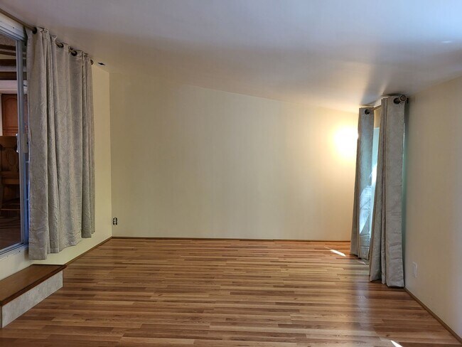 Building Photo - Doublewide with 3 car garage