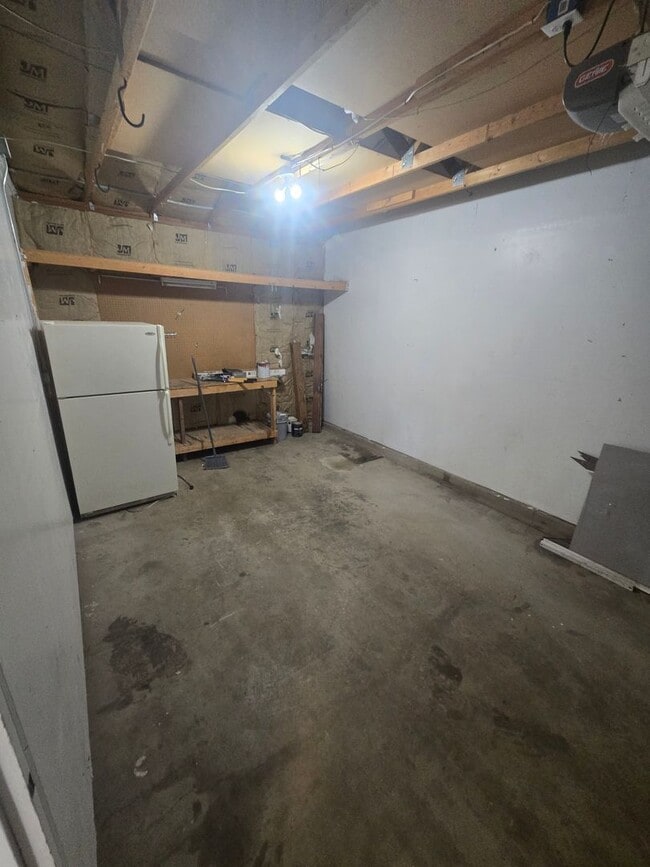 Building Photo - 500 E Simpson St