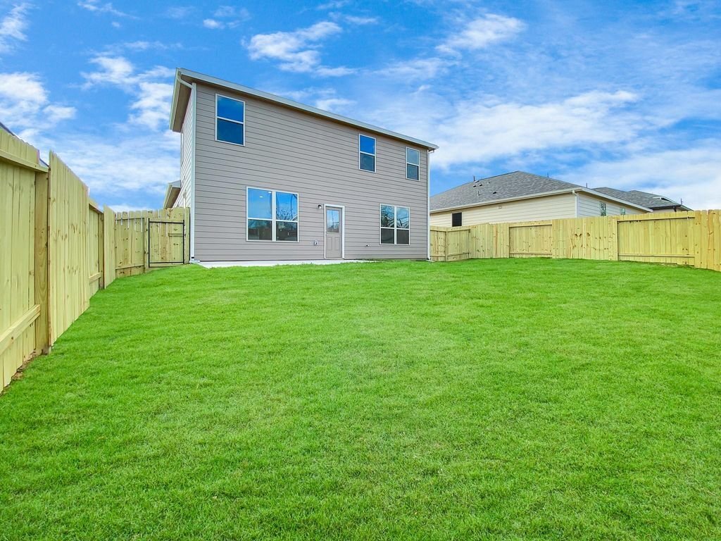 Building Photo - 13071 Clearview Dr