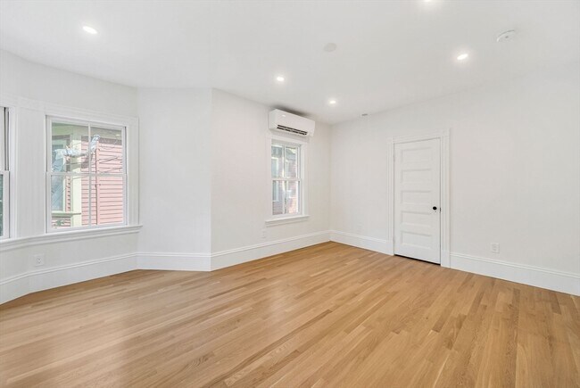 Building Photo - 20 Albion Pl