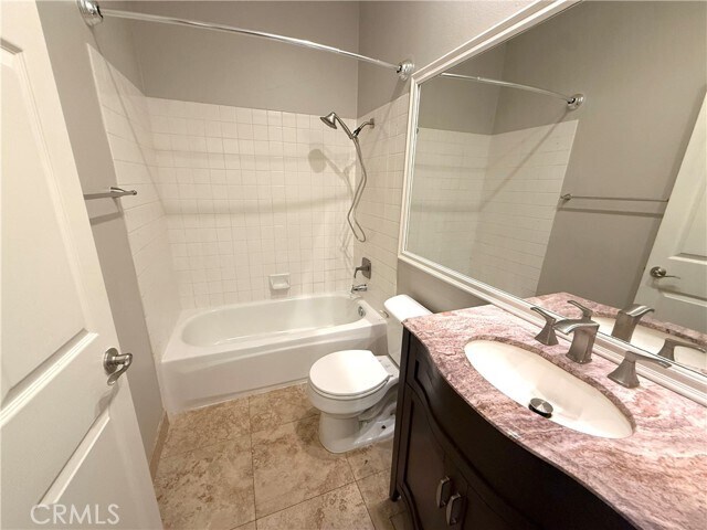 Building Photo - 1450 N Vista St