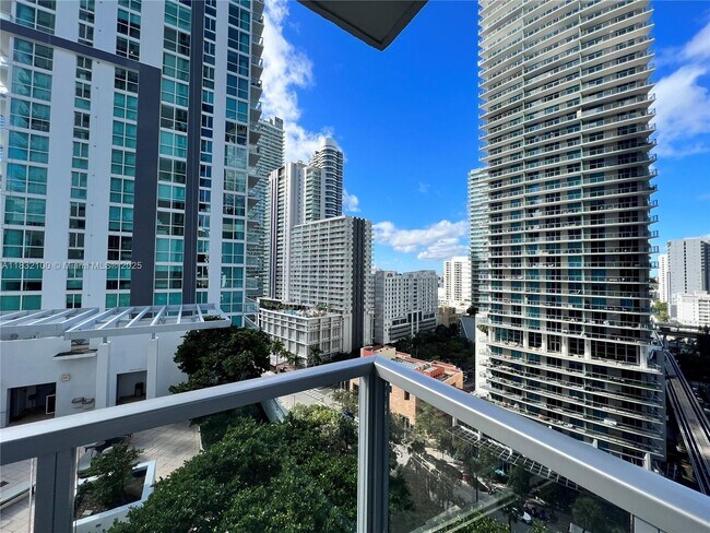 Building Photo - 1050 Brickell Ave