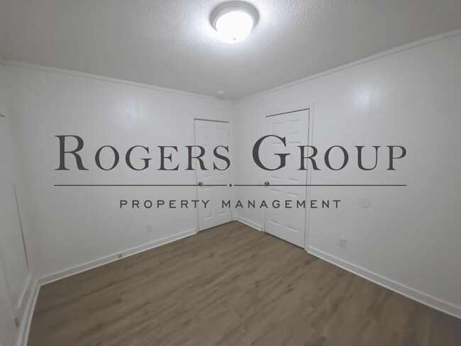 Building Photo - #450 - 416-418 Ridley St Duplex