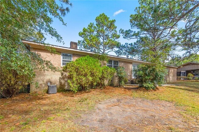 Building Photo - 161 Summerhill Rd