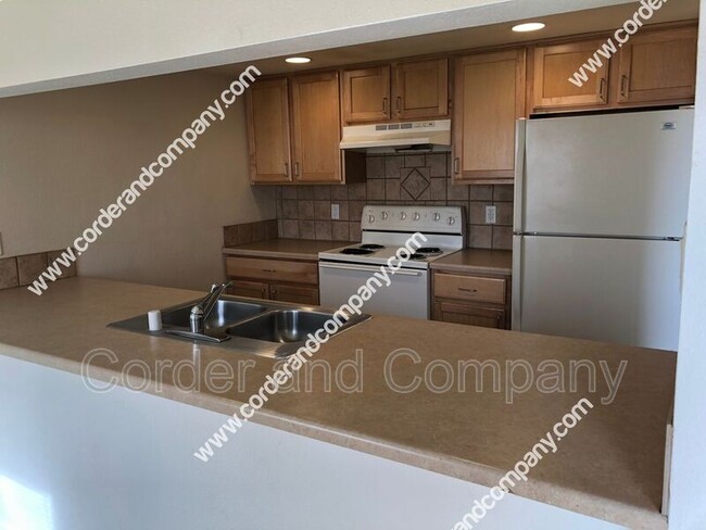 Building Photo - 13226 Candelaria Rd NE