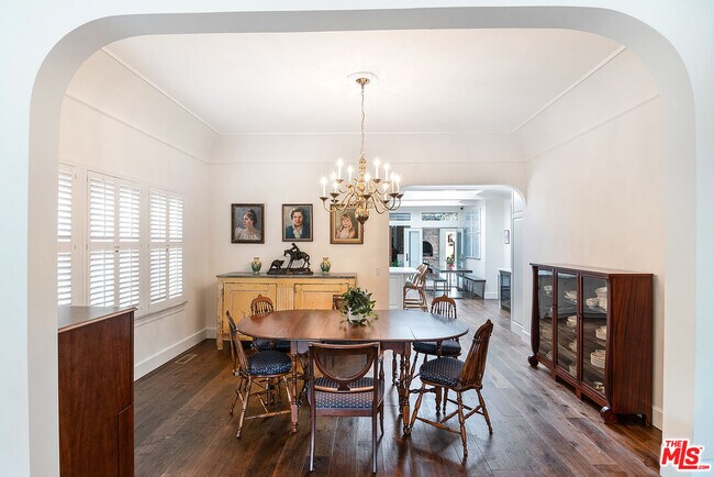 Building Photo - 106 N Citrus Ave