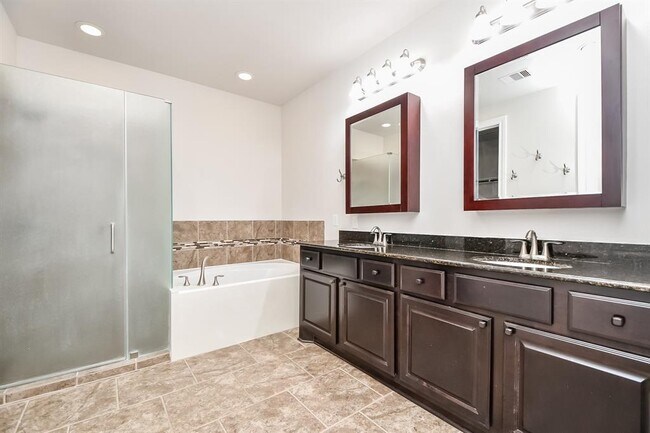 Building Photo - 24210 Madrid Hill Ln