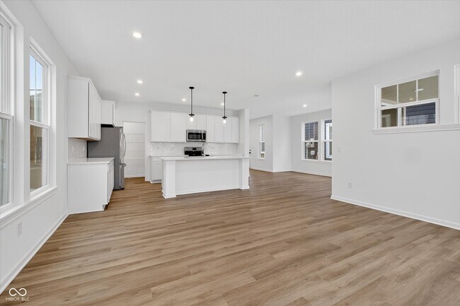 Building Photo - 15994 Meadow Frost Ct