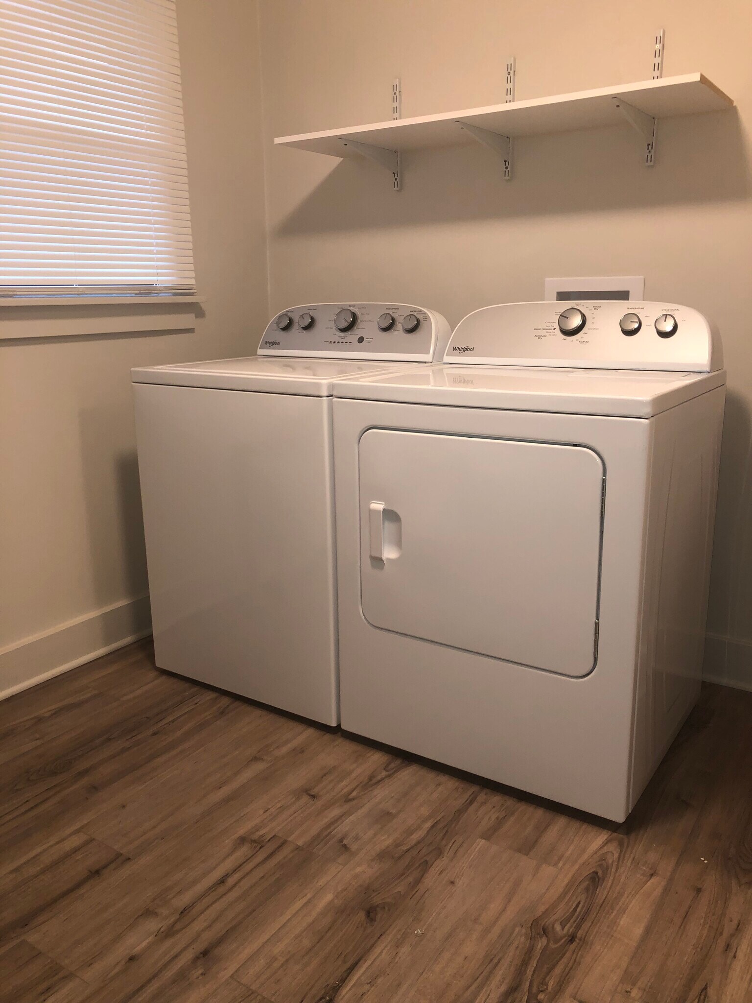 Building Photo - 807 Washington Ave