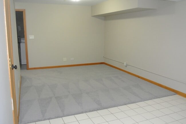 Building Photo - 118 Colonial Pkwy