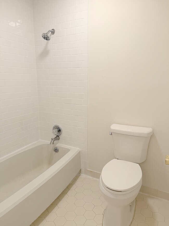 Building Photo - 6968 Wesley Ct