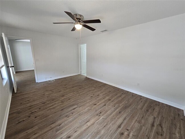 Building Photo - 717 Chilt Dr
