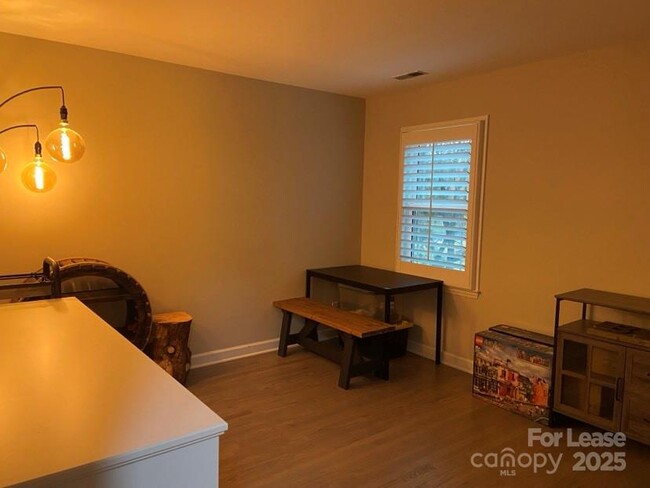 Building Photo - 10701 Maryfield Ln