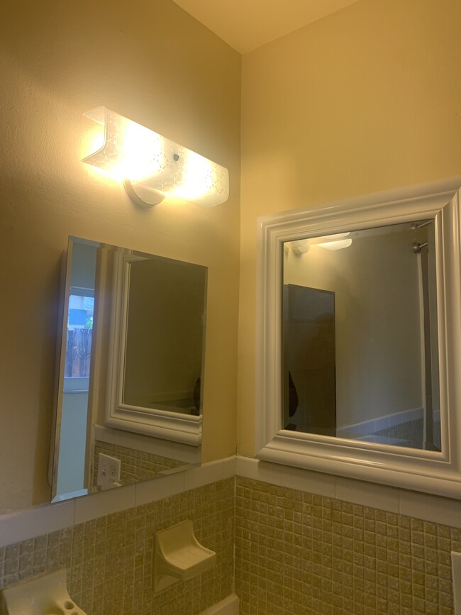 Bathroom Mirrors - 3112 SW 12th Plz