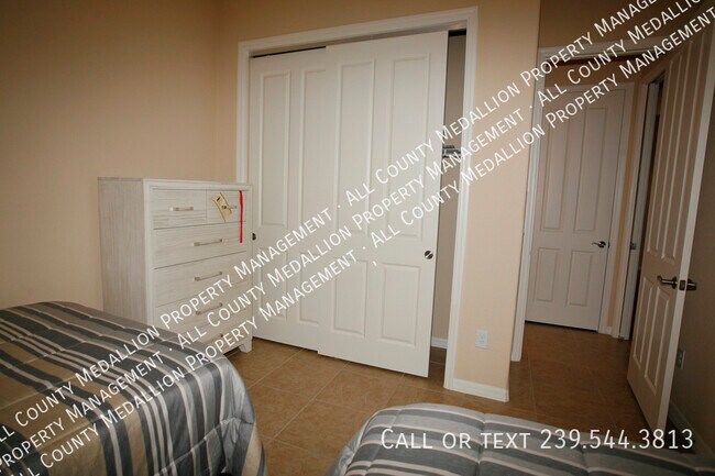 Building Photo - 11070 Esteban Dr