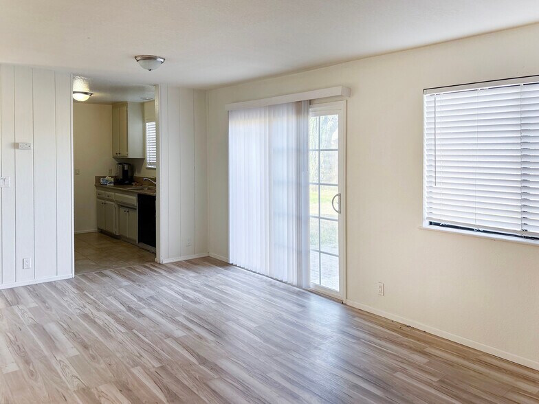 Building Photo - 4745 Karling Pl