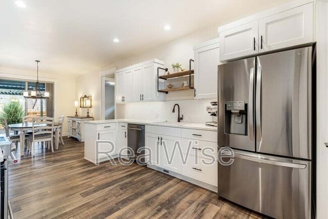 Building Photo - 2758 NW 23rd Lp