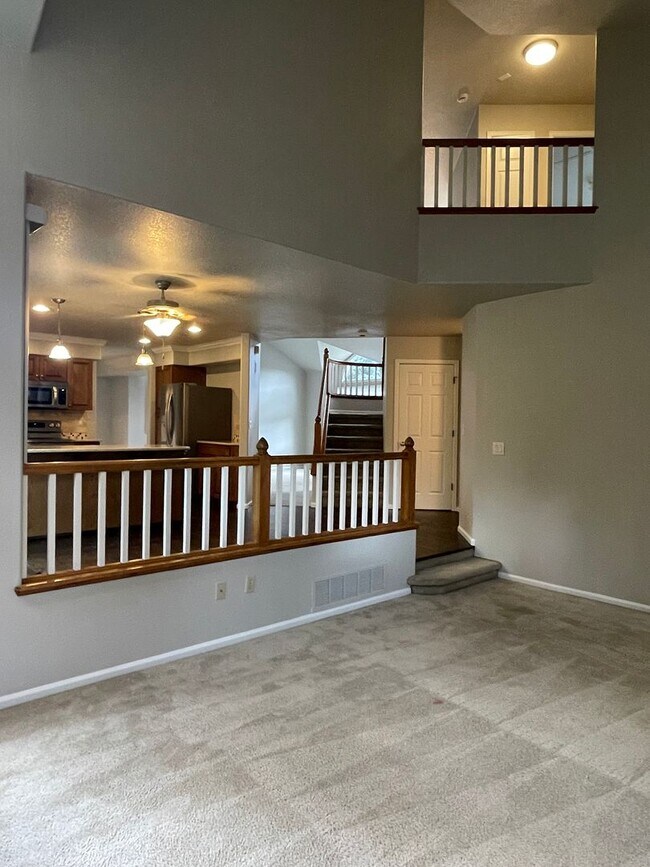 Building Photo - Beautiful Two-Story Home in Cul-de-sac