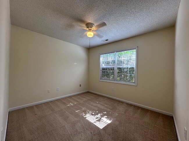 Building Photo - 125 Glenwood Dr