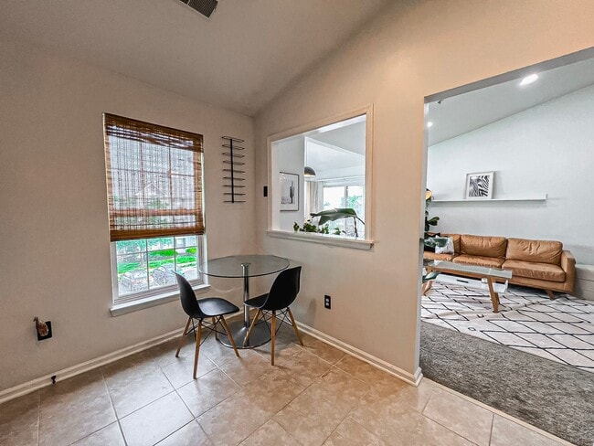 Building Photo - Stylish and Light-filled 2 Bedroom 2 Bathr...