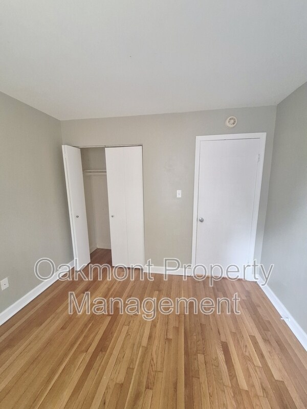 Building Photo - 2404 Barracks Ct