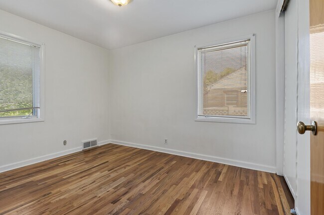 Building Photo - 3156 S Metropolitan Way