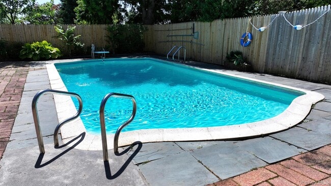 Building Photo - 32 Biltmore Ave