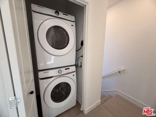 Building Photo - 240 Abacus Ave