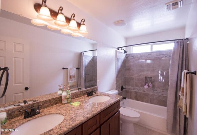 Building Photo - Gorgeous 4 Bed Laveen home in reputed Trailside Point community ++ WALK TO SCHOOL !!