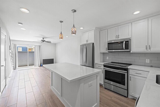 Primary Photo - 525 11th St
