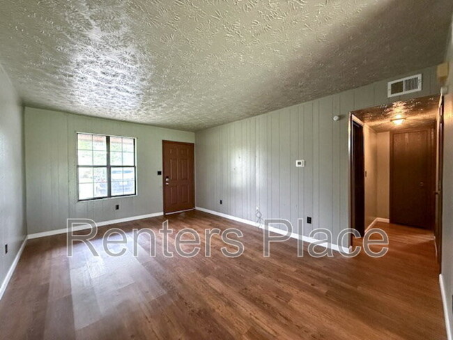 Building Photo - 812 S Adair St