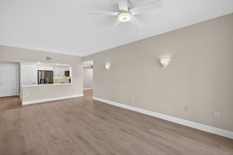 Building Photo - 20341 Estero Gardens Cir