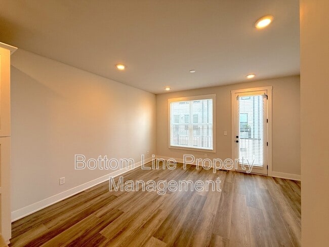 Building Photo - 627 W Tremont Ave