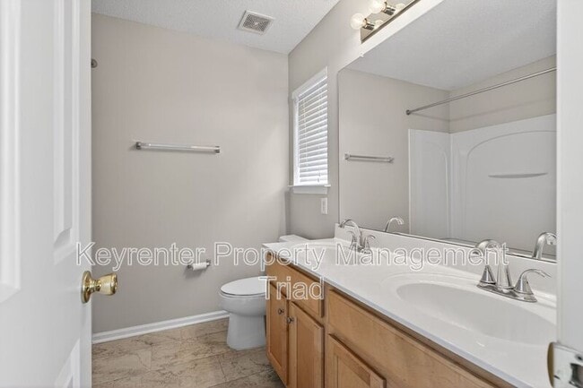 Building Photo - 94 Tannenbaum Cir