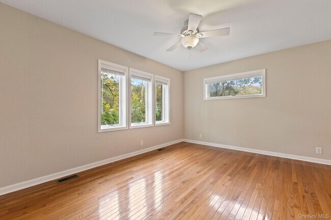 Building Photo - 19 Rockledge Rd