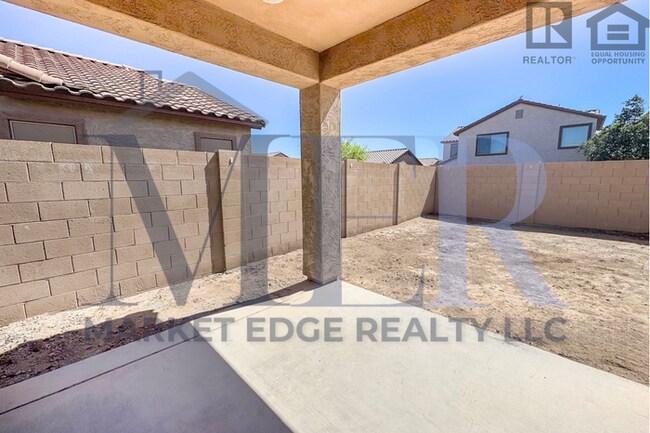 Building Photo - 3Bed/2Bath House in Buckeye! Ready for Immediate Move-In! -- FENCED-IN YARD!