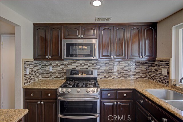 Building Photo - 26691 Kicking Horse Dr