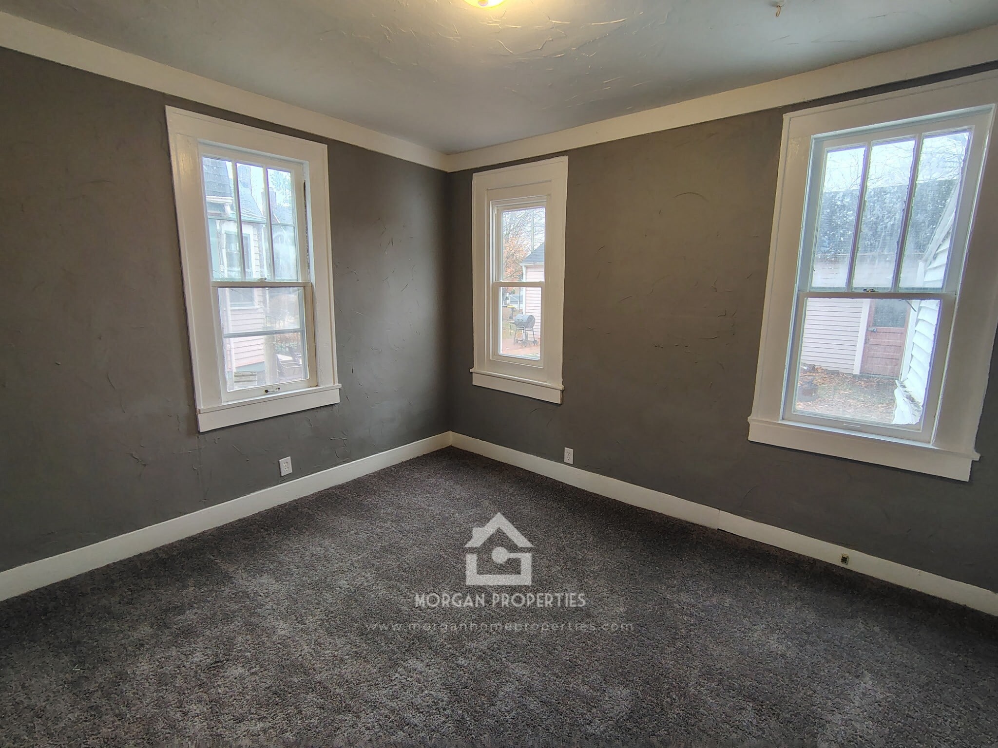 Building Photo - 227 W 12th St