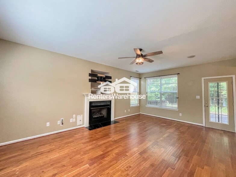 Building Photo - 2116 Kingsley Ln