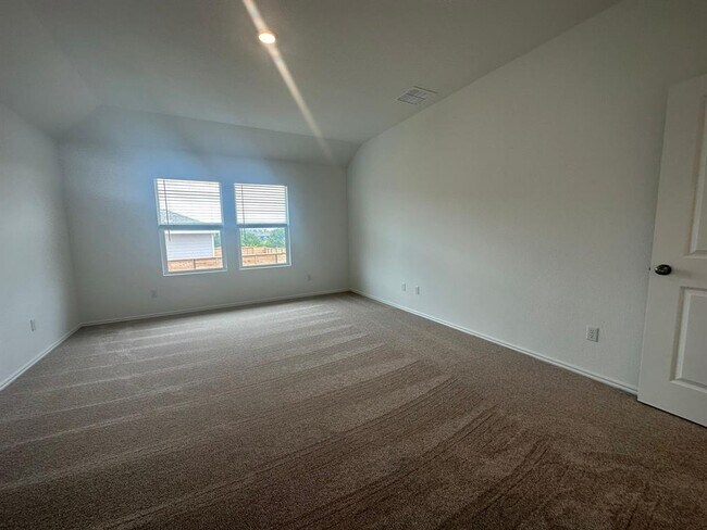 Building Photo - 176 Jeffers