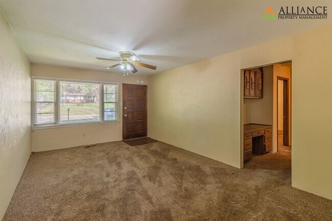 Building Photo - 1525 Hartford Rd