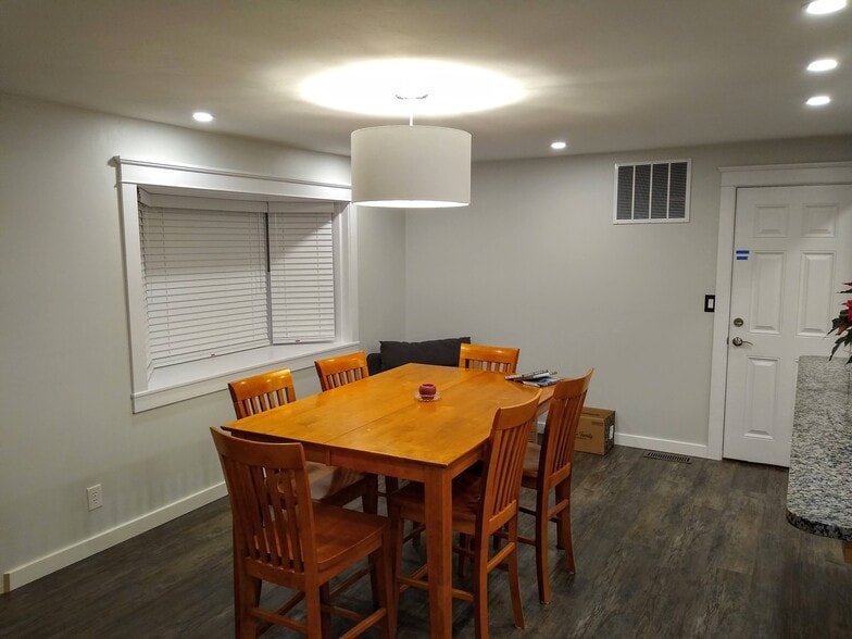 Dining Southwest - 3905 Almira Dr