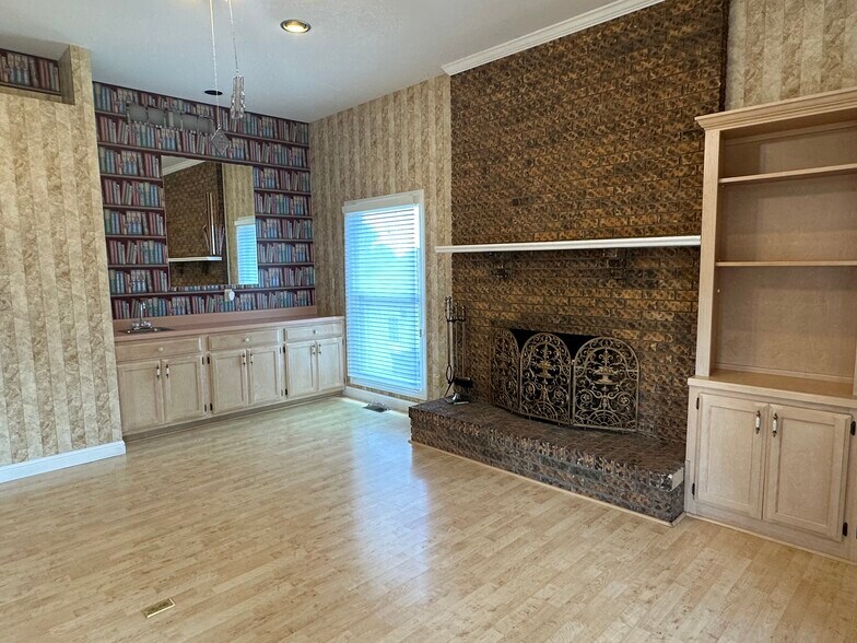 Building Photo - 4 Grayson Ridge Dr